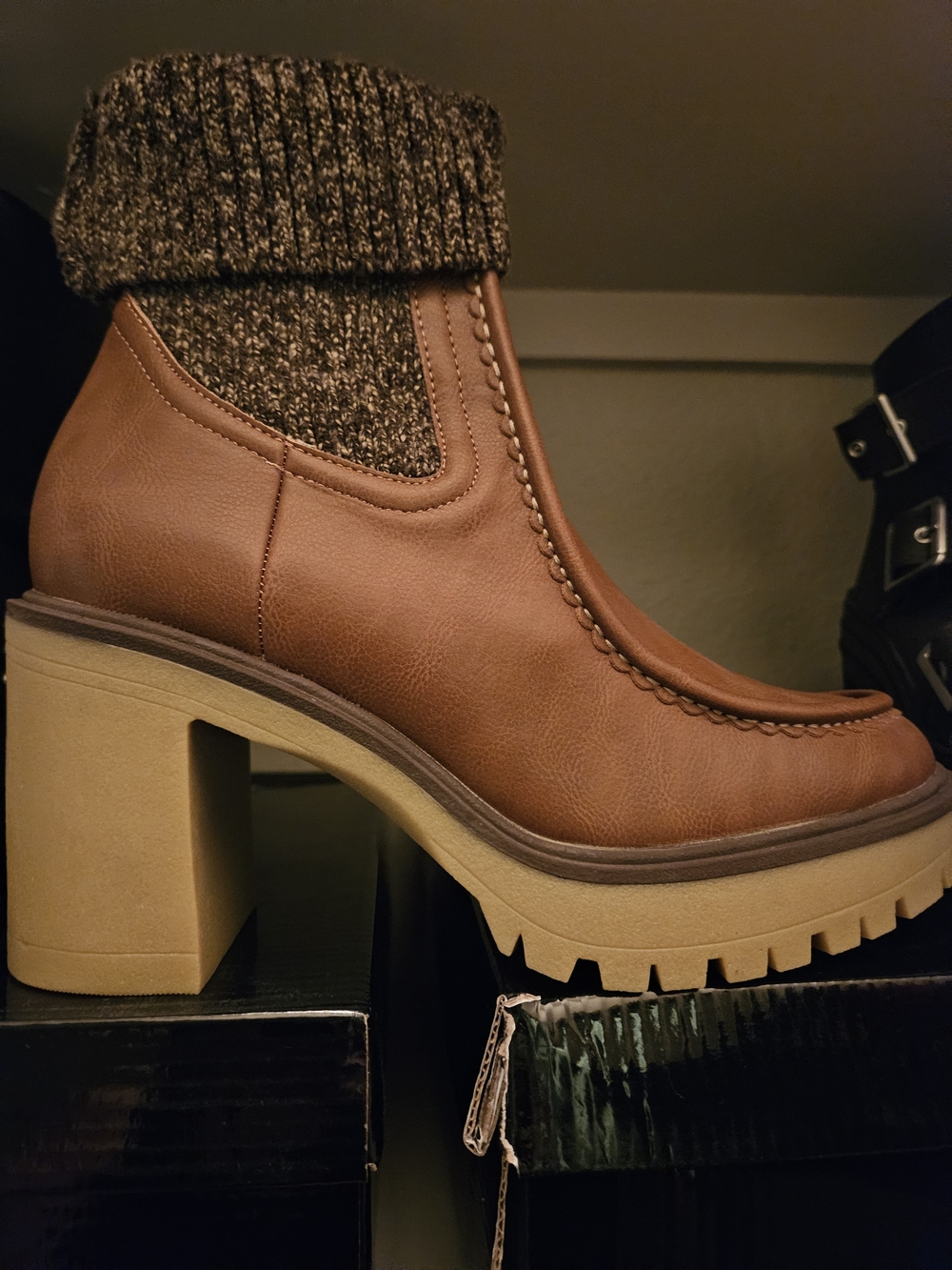 Oasis Society Brown Chunky-Heel Chelsea Boot with Knit Cuff